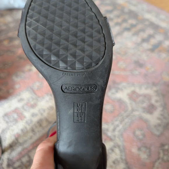 AEROSOLES Black Ankle Strap Heels Heel Rest 6.5 - Picture 4 of 4